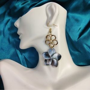 Danity Flower Earrings